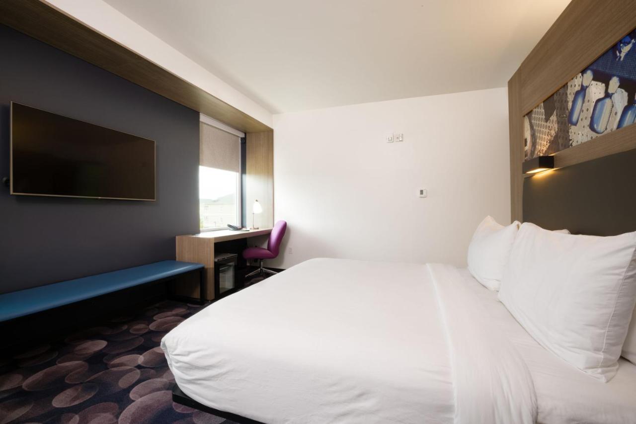 Hotel Aloft Austin Airport Exterior foto